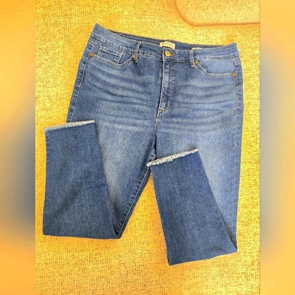 Sofia by Sofia Vergara Blue Ankle Cropped Jeans - Picture 1 of 7